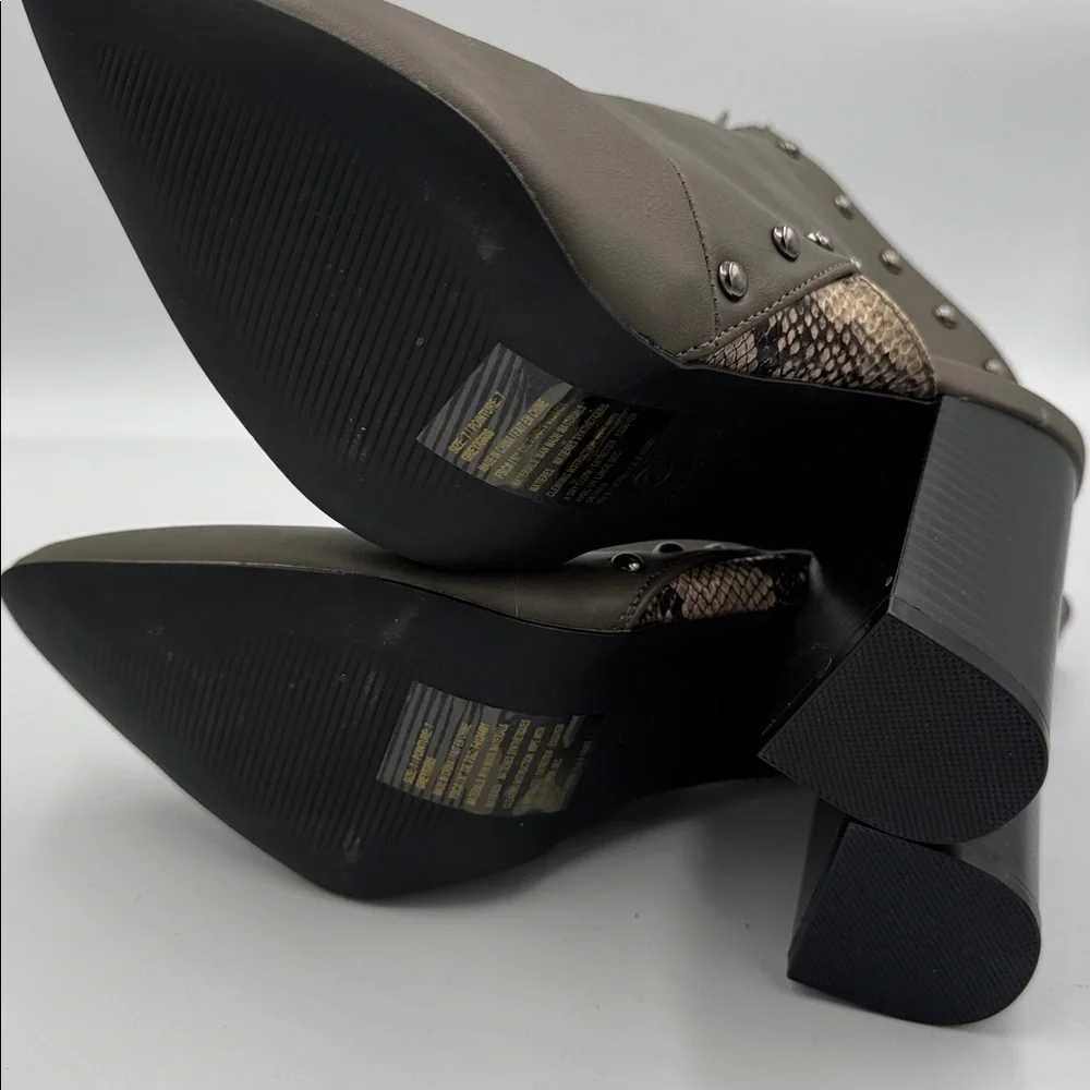 Mark Open Heel Booties gray upper stud accents zipper closure block heel Size 7